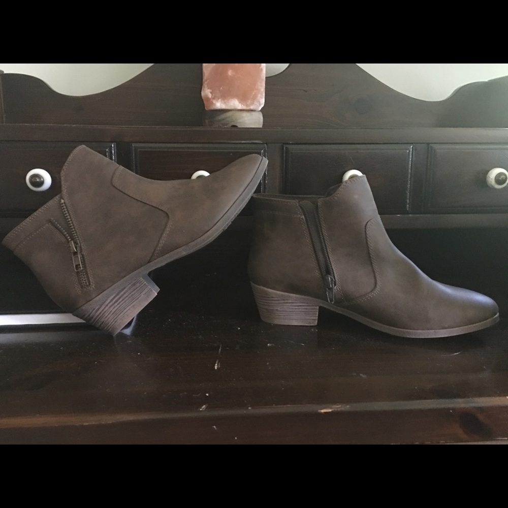 Ankle boots